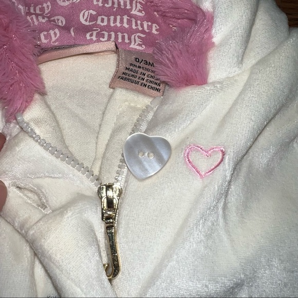 Juicy Couture • 0-3Months Cream Hearts Full Covered Onesie with Hoodie - Picture 3 of 5